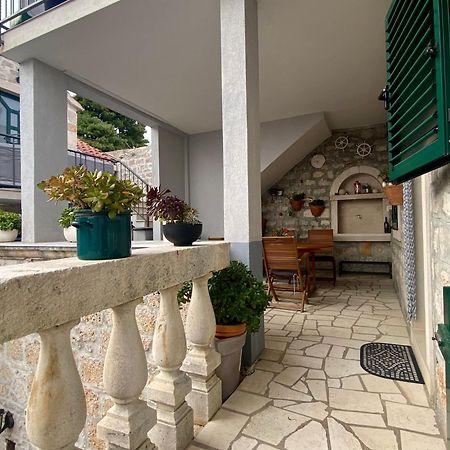 Apartment Simon - Old Stone Charm, Central Bol Life Exteriér fotografie