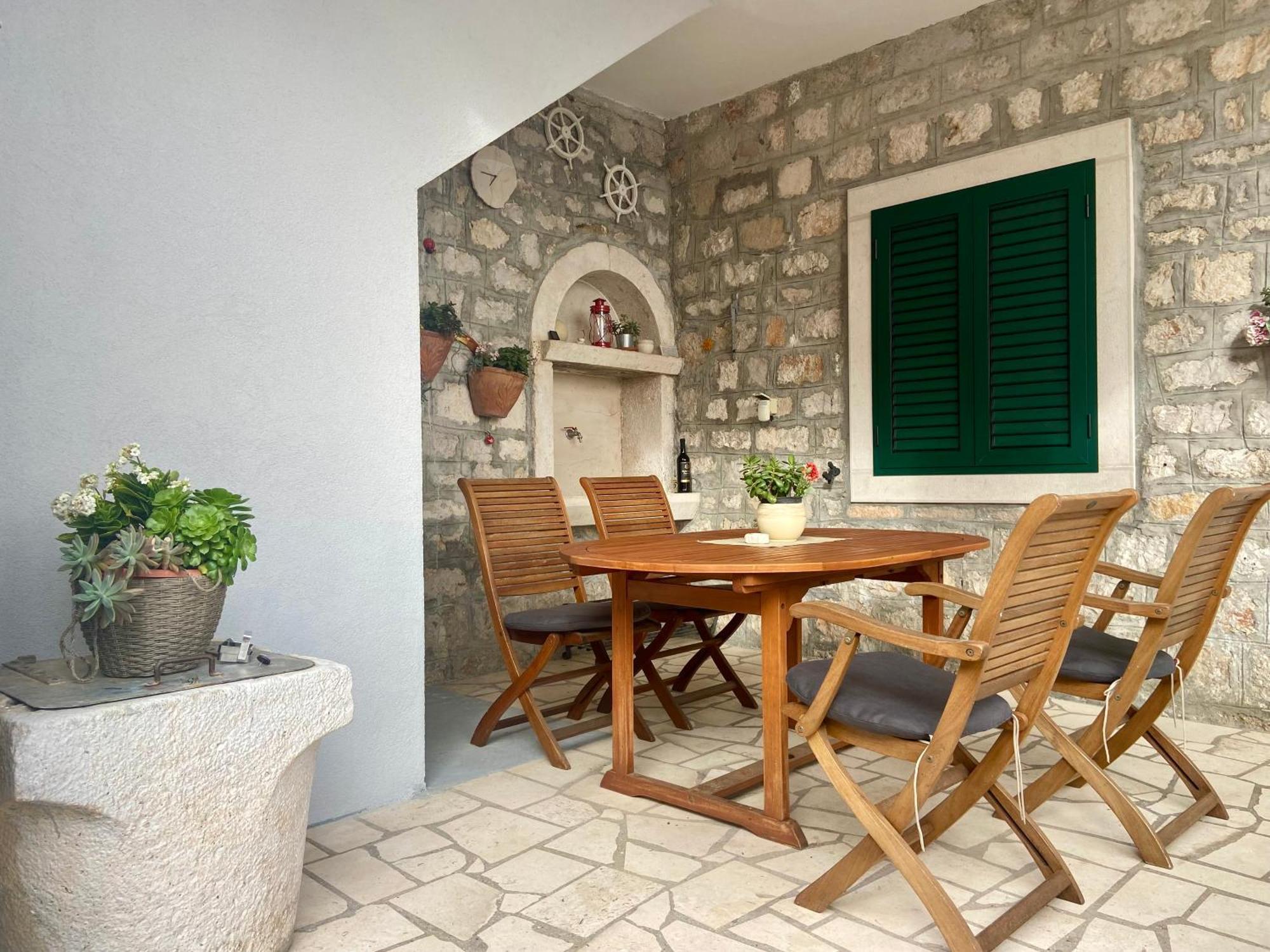 Apartment Simon - Old Stone Charm, Central Bol Life Exteriér fotografie